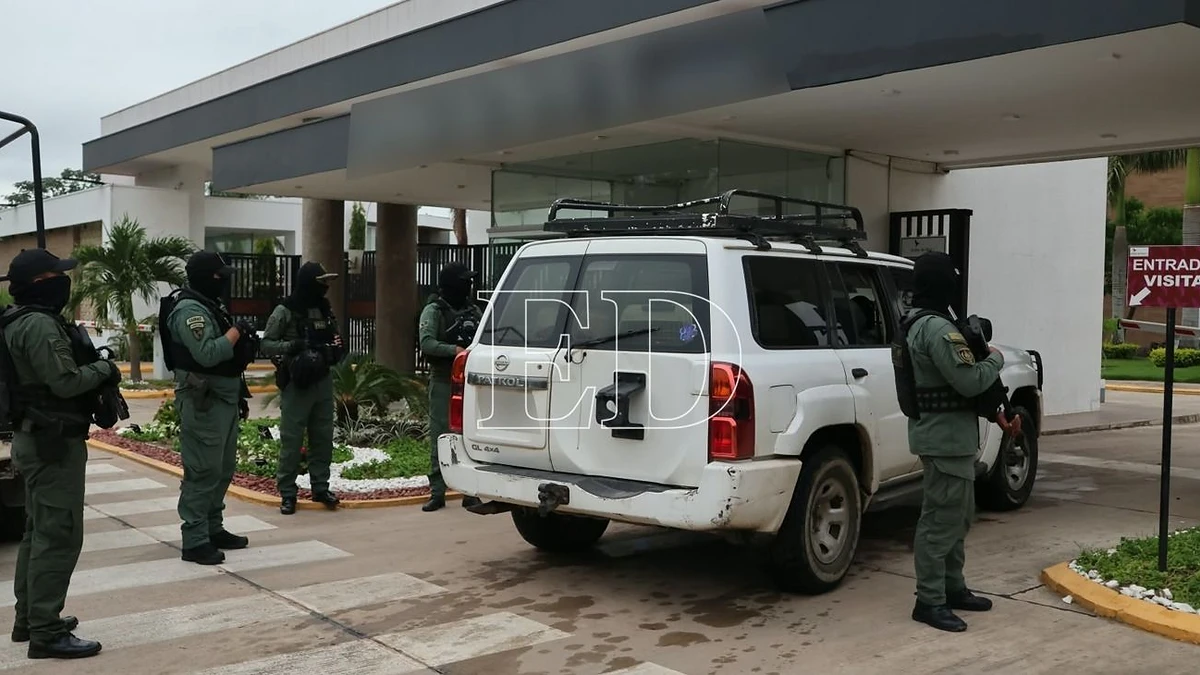 Allanan tres inmuebles vinculados a Mariaca y hallan dinero, expedientes fiscales y una caja fuerte
