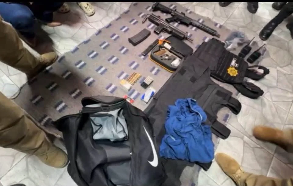 Armas de grueso calibre y municiones son halladas en vehículo usado por la Fiscalía durante gestión de Mariaca