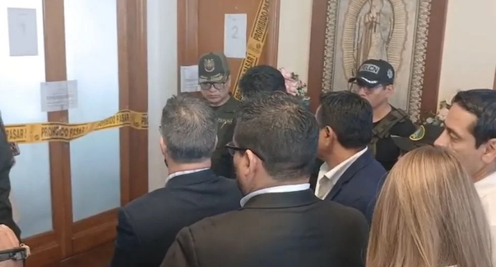 Desprecintan oficina de Mariaca y realizan pericias en busca de nuevas pruebas