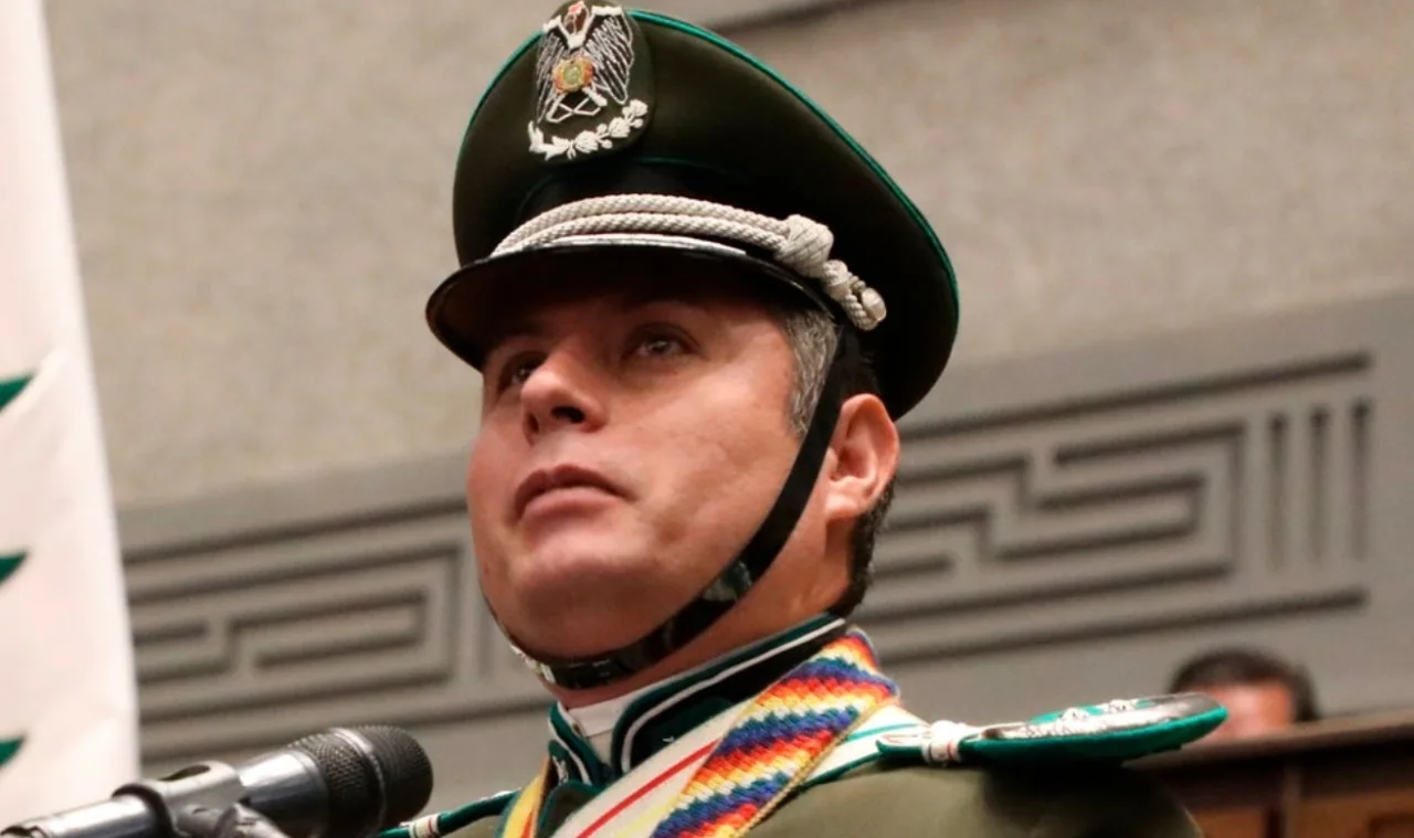 Edmand Lara se ofrece como voluntario para la reestructuración y “limpieza” de la Policía