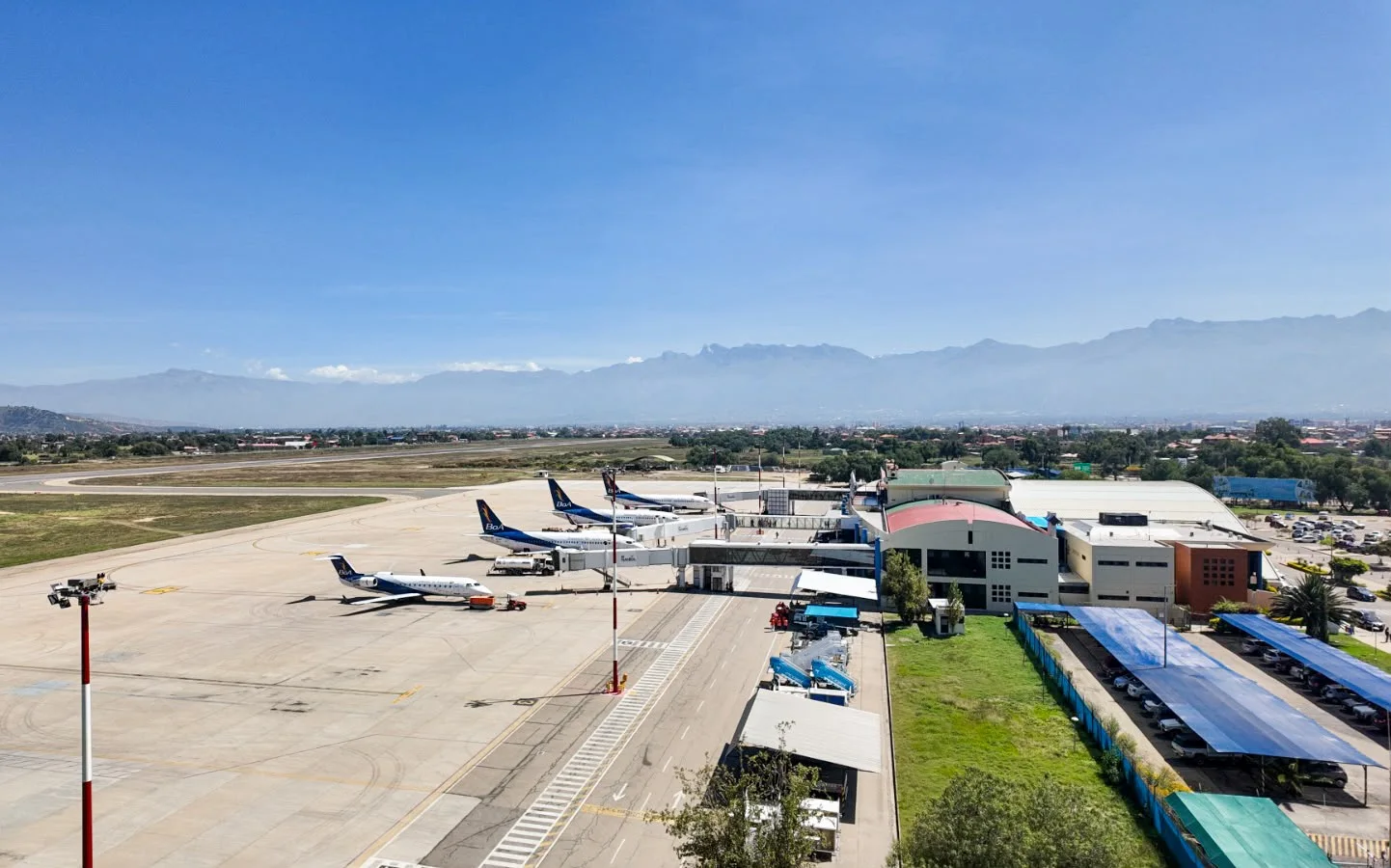 Suspenden vuelos del 17 al 19 de noviembre en el Aeropuerto Internacional Jorge Wilstermann de Cochabamba