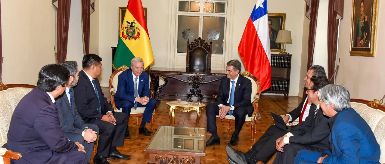 Paz pide a Chile gestionar el caso de la madera boliviana retenida en sus puertos