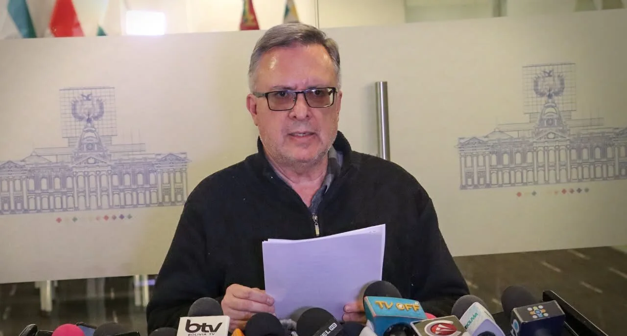 Alarcón plantea llevar una ley antibloqueos a referéndum y cita sondeo con 95% de apoyo