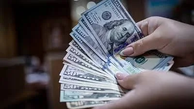 Depósitos en dólares repuntan, pero la desconfianza frena el retorno de los ahorristas