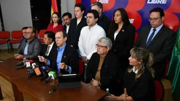 Libre abre la posibilidad de disputar las presidencias del Senado y Diputados
