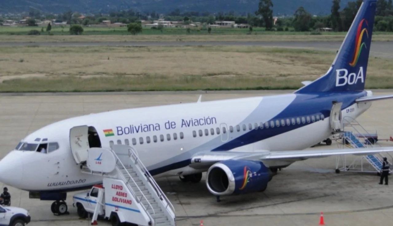 BoA admite que solo 10 de sus 19 aviones operan, pero niega quiebra técnica y riesgos de seguridad