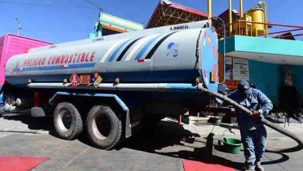Bolivia importó 17,65 millones de litros de combustibles en octubre, reporta el Gobierno