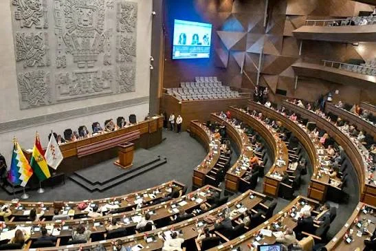 DIPUTADOS Y SENADORES APURAN NEGOCIACIONES PARA ELEGIR SUS DIRECTIVAS ANTES DEL 8 DE NOVIEMBRE