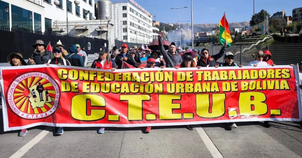 Magisterio convoca a marcha de cacerolas vacías contra el alza de precios y la descentralización educativa