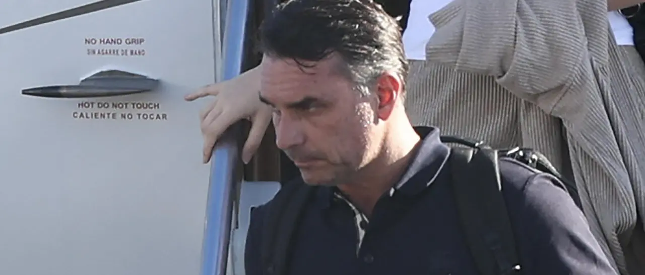Desde EEUU Bolsonaro se autoproclama presidente de Brasil; denuncia fraude