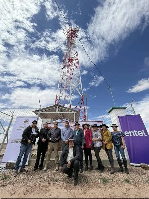 ENTEL llega a Pasto Grande y contribuye al cierre de brechas digitales en Oruro