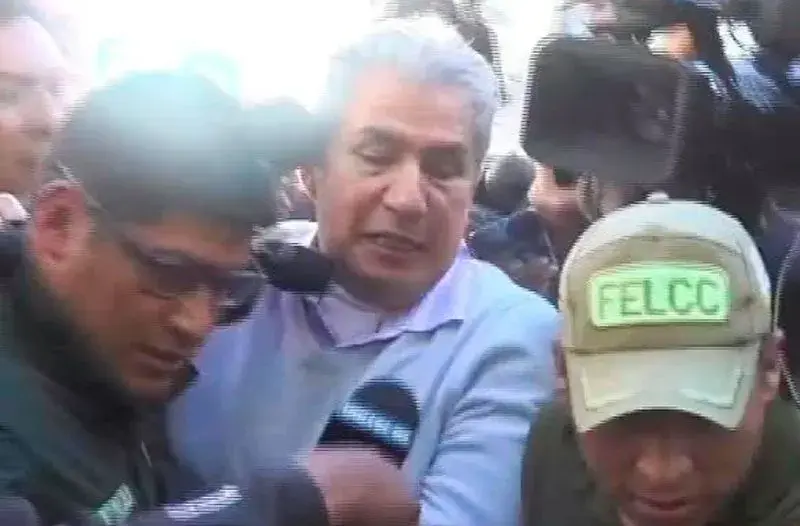 Novillo va a Cochabamba para cumplir detención domiciliaria por los radares