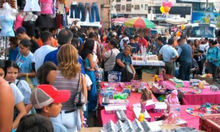 “La Economía Informal en La Paz: Impacto de la Escasez de Dólares y Aumento de Precios”