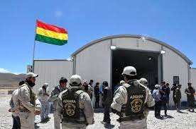 Solo 470 efectivos militares para 50 puestos de control contra el contrabando en Bolivia
