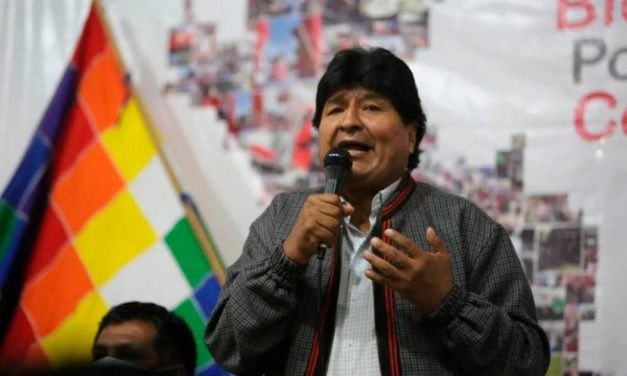 Impacto económico en Bolivia: bonos en dólares caen tras candidatura de Evo Morales