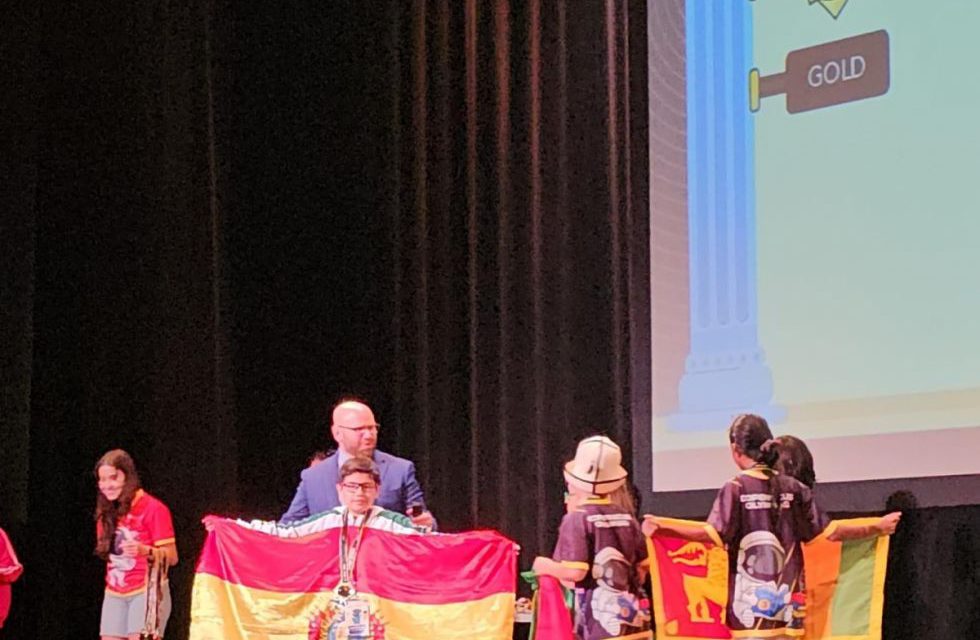 Niño boliviano gana en olimpiada de matemáticas en EEUU