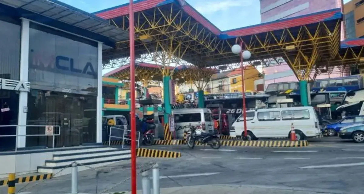 Filas Extensas en el Surtidor de la Avenida Montes en La Paz Generan Preocupación