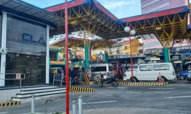 Filas Extensas en el Surtidor de la Avenida Montes en La Paz Generan Preocupación