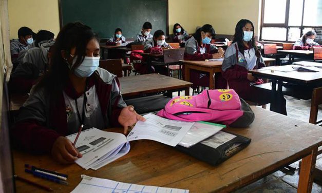 El horario de invierno llega a su fin en La Paz, Educación instruye normalidad