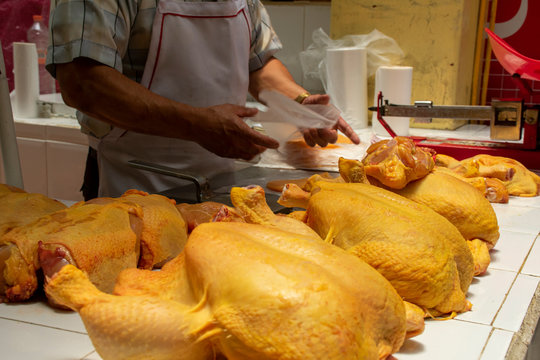 El kilo de pollo incrementa en Bs 17.50 en El Alto