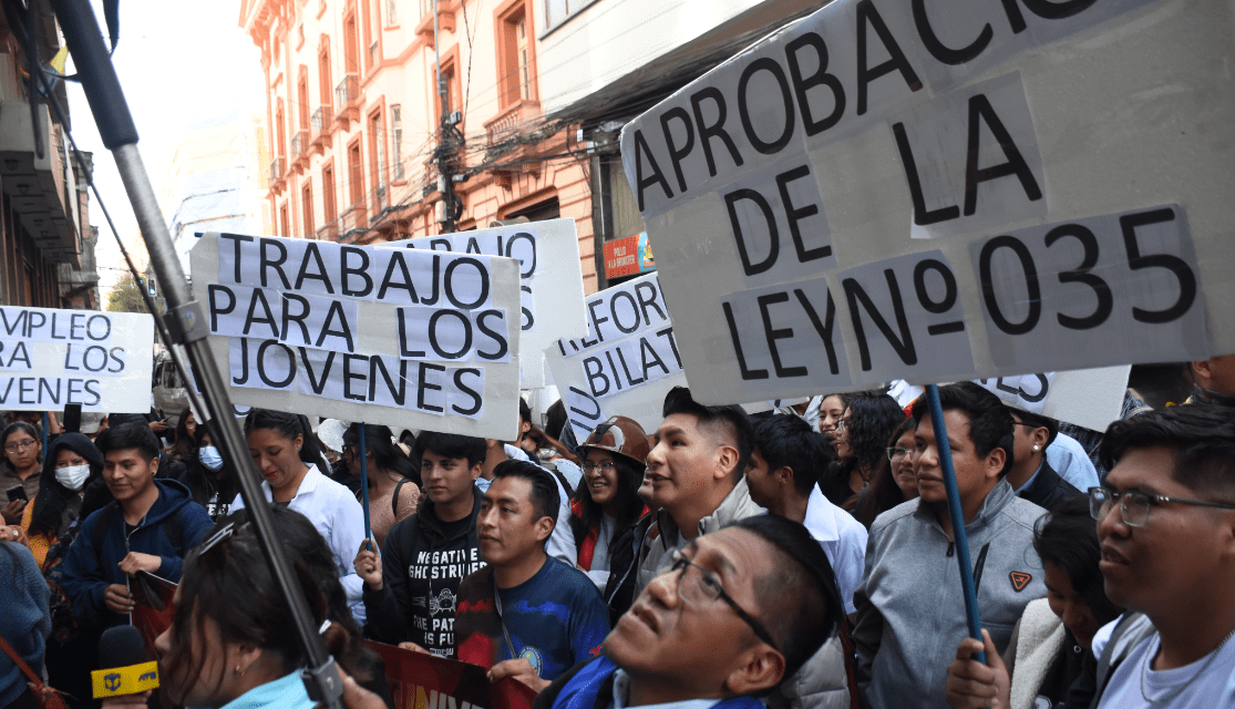 Universitarios exigen aprobar proyecto de Ley 035 de “jubilación forzosa”