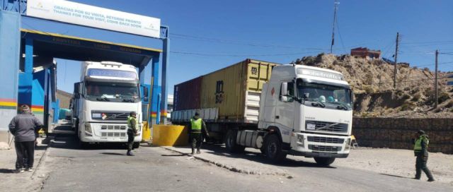 Transporte pesado anuncia “caravana” de protesta por la crisis económica para este martes