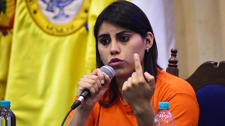 Senadora Barrientos dice que comisión del Senado aprobó elecciones primarias abiertas