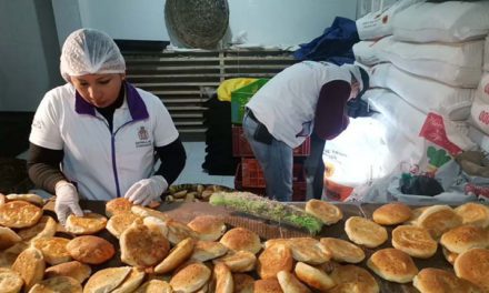 Autoridades despliegan controles de peso y precio del pan de batalla en La Paz y El Alto