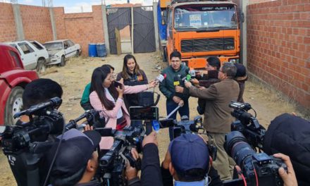 En El Alto, interceptan tres camiones que cargaron 30.000 litros de diésel en un mes