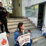 La Paz: Protesta pacífica de Ríos de Pie y ProPacha contra incendios frente al Ministerio de Medio Ambiente y Agua