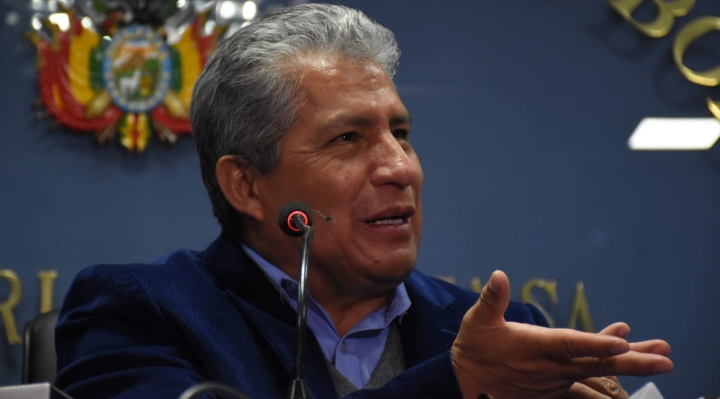 EVO DICE QUE FFAA DESACATARON ORDEN DE INTERVENIR MARCHA; NOVILLO LE RESPONDE QUE MIENTE