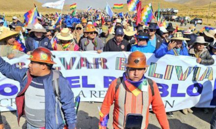 CON MÁS DE VEINTE HERIDOS Y DENUNCIAS DE ‘GOLPE DE ESTADO’, ASÍ CONCLUYÓ EL PRIMER DÍA DE LA MARCHA EVISTA