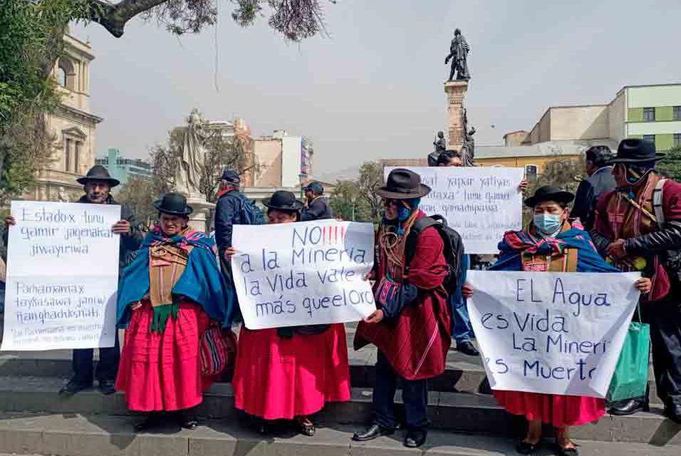 Comunarios de Viacha exigen salida de empresas mineras que contaminan