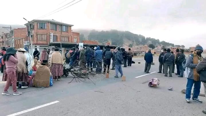 Transporte Interprovincial de El Alto respalda a Mamani y ordena repliegue de afiliados por bloqueos