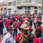 Hay protestas en La Paz y Santa Cruz, ponchos rojos se enfrentan a policías en San Pedro