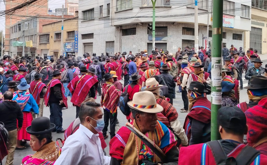 Ponchos Rojos se movilizarán nuevamente este miércoles para recuperar su sede sindical