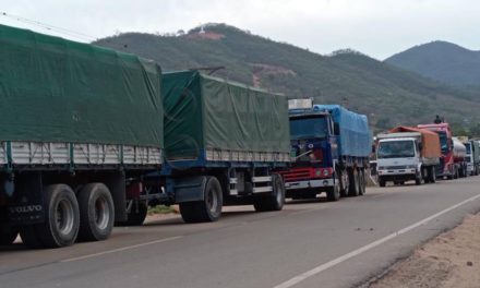 Retoman bloqueo en Mairana luego de aplicar un cuarto intermedio