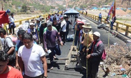 Cochabamba aislada por bloqueos, sin viajes y con menos 70% del transporte