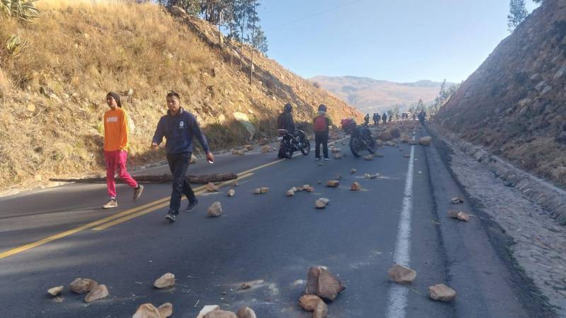 Instalan un punto de bloqueo en Melga y suman cuatro las protestas sobre la ruta nueva Cochabamba – Santa Cruz