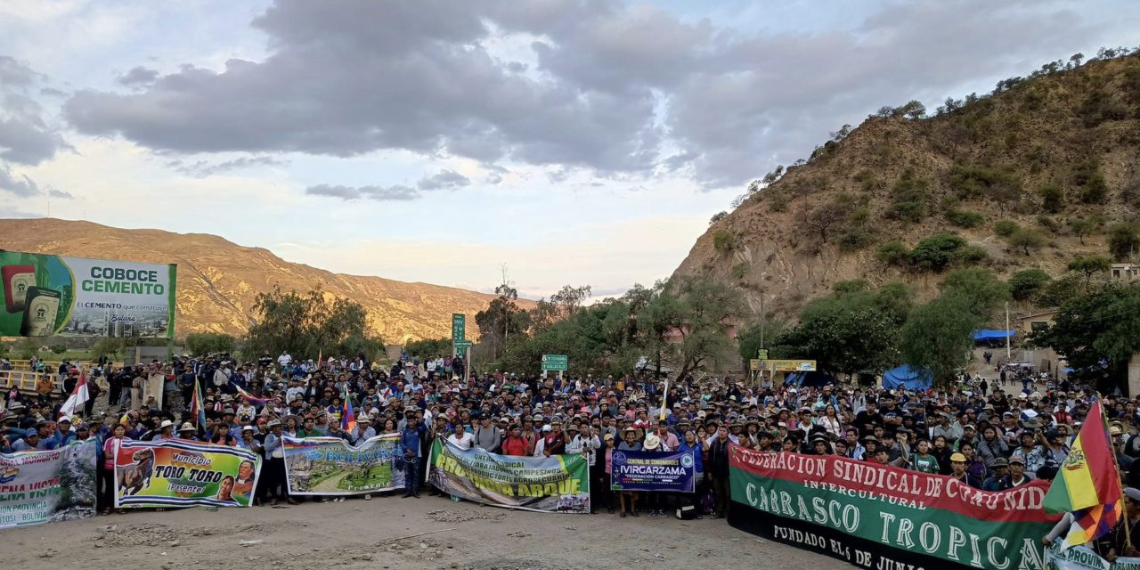 Con el bloqueo, el evismo apunta a la renuncia de Arce y el anticipo de las elecciones