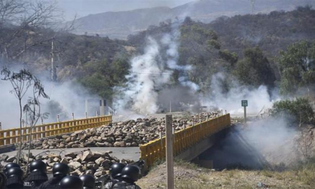 Bloqueos dejan Bs 15 MM en pérdidas a Vías Bolivia y destrozos en el asfalto de carreteras