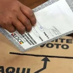 Debate público y obligatorio de candidatos presidenciales; propone el TSE para comicios