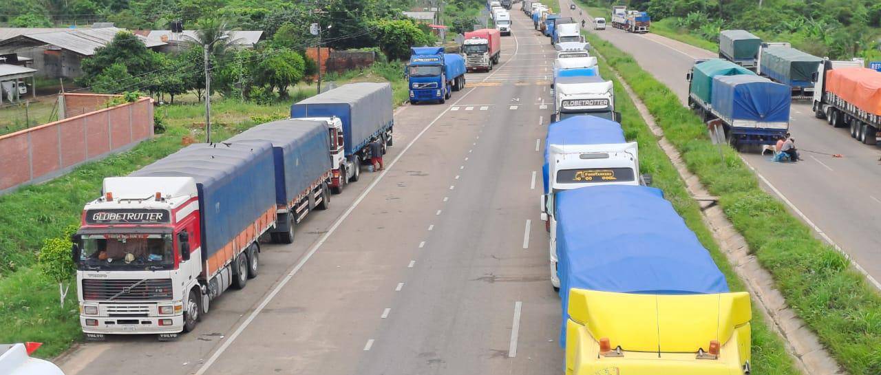 Día 21 de bloqueos y 16 rutas aún siguen cortadas entre Cochabamba con el sur y el oriente del país