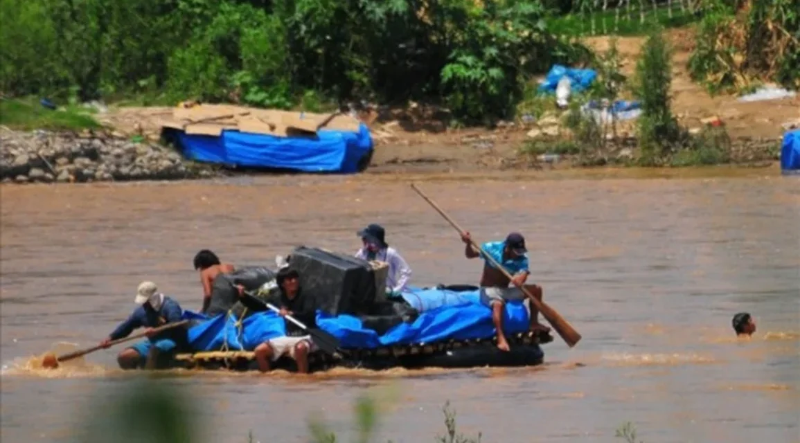 Solo por Aguas Blancas, 3 mil argentinos cruzan por día a hacer compras en Bolivia