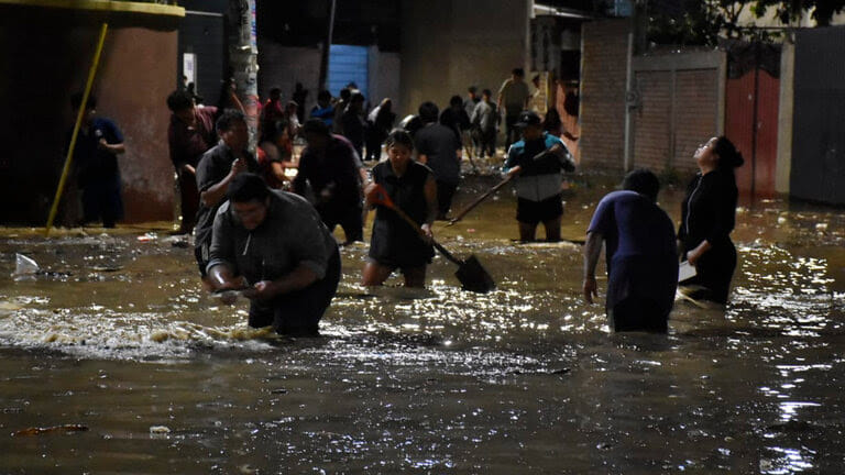 Inundaciones en Colcapirhua: Defensa Civil moviliza 350 efectivos para asistir a las familias afectadas