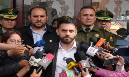 Gobierno convoca a alcaldes del Trópico de Cochabamba para garantizar el retorno de la Policía