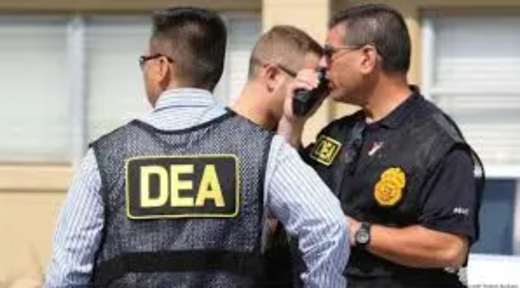 Tuto Quiroga propone nueva era con la DEA y aliados