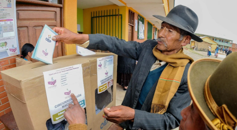 Bolivia acudió a las urnas: Resultados pendientes y participación cercana al 70%