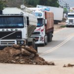 Cuatro empresas industriales en Cochabamba cerraron por bloqueos y falta de dólares