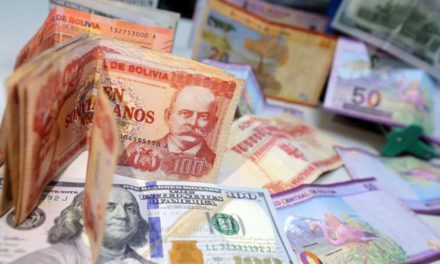 Bancos ofrecen devolver dólares en bolivianos, ahorristas ven pérdidas